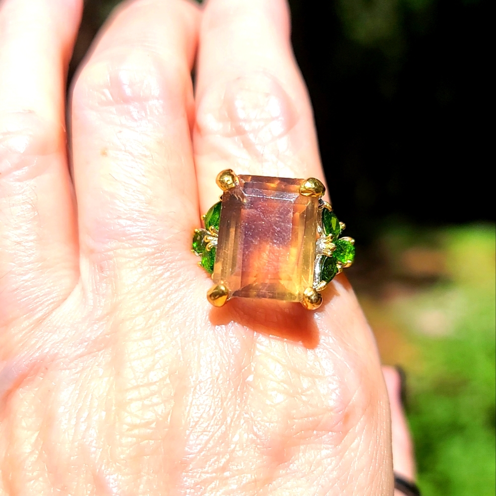 HUGE emerald cut Florite w/crisp green Peridot teardrop cut accent stones 8.25